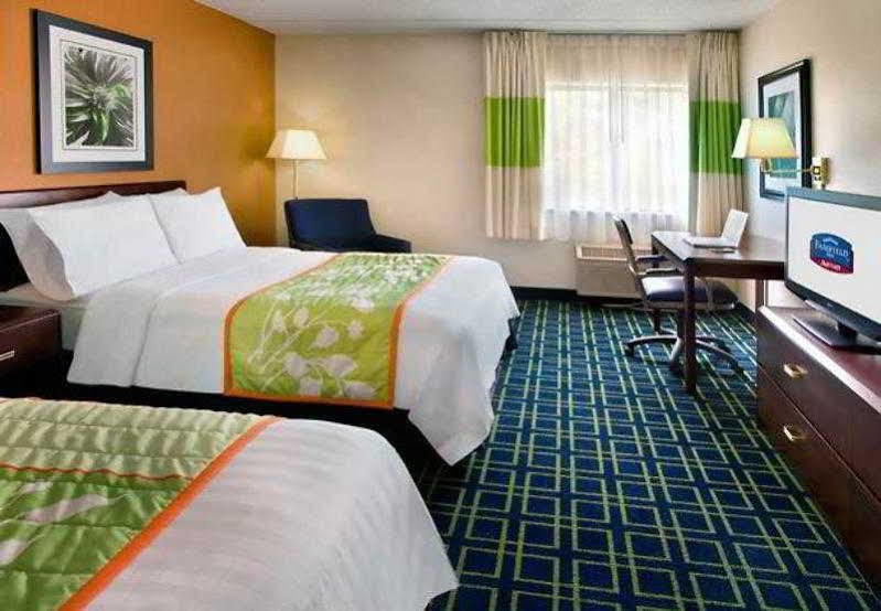 Fairfield Inn Boston Уоберн Экстерьер фото